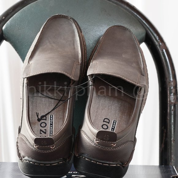 IZOD Memory Foam Flexible LightWeight Loafer - Picture 3 of 5